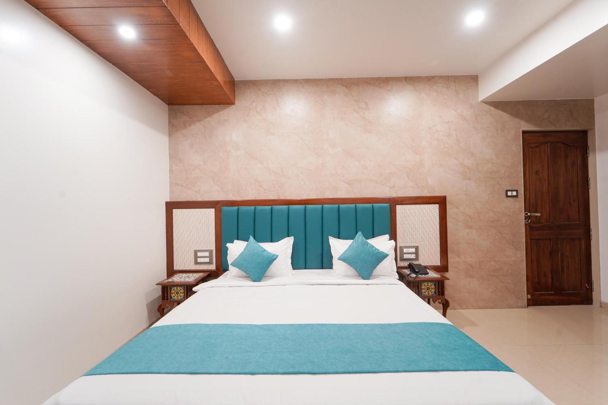Hotel Bright Star Mahabaleshwar Ngoại thất bức ảnh