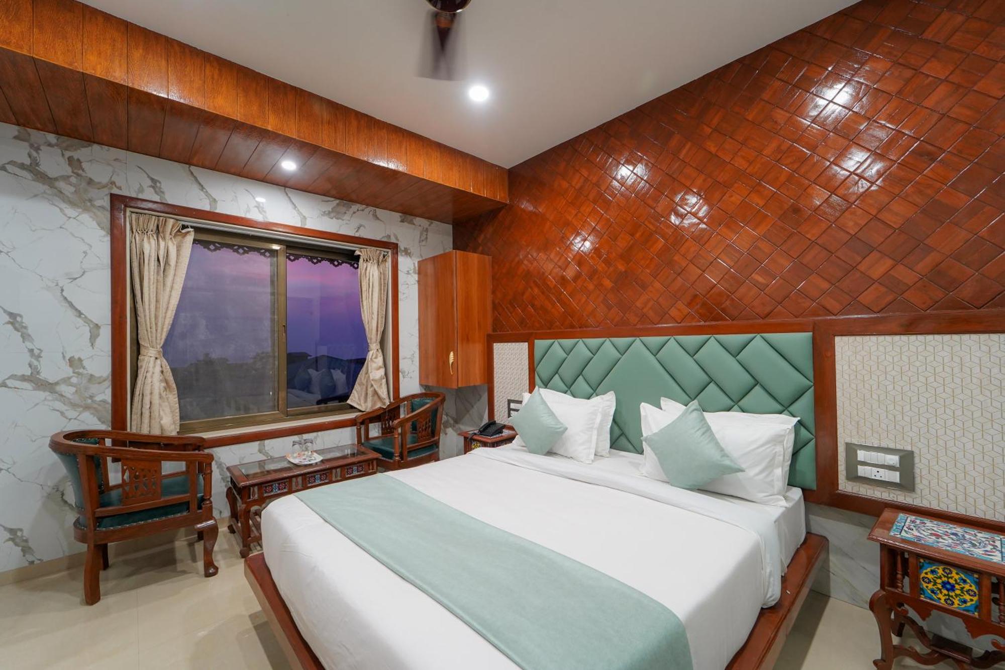 Hotel Bright Star Mahabaleshwar Ngoại thất bức ảnh