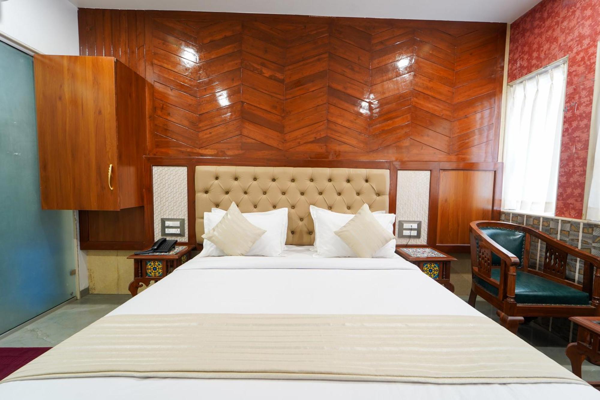 Hotel Bright Star Mahabaleshwar Ngoại thất bức ảnh